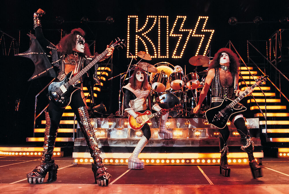 Kiss - On Stage